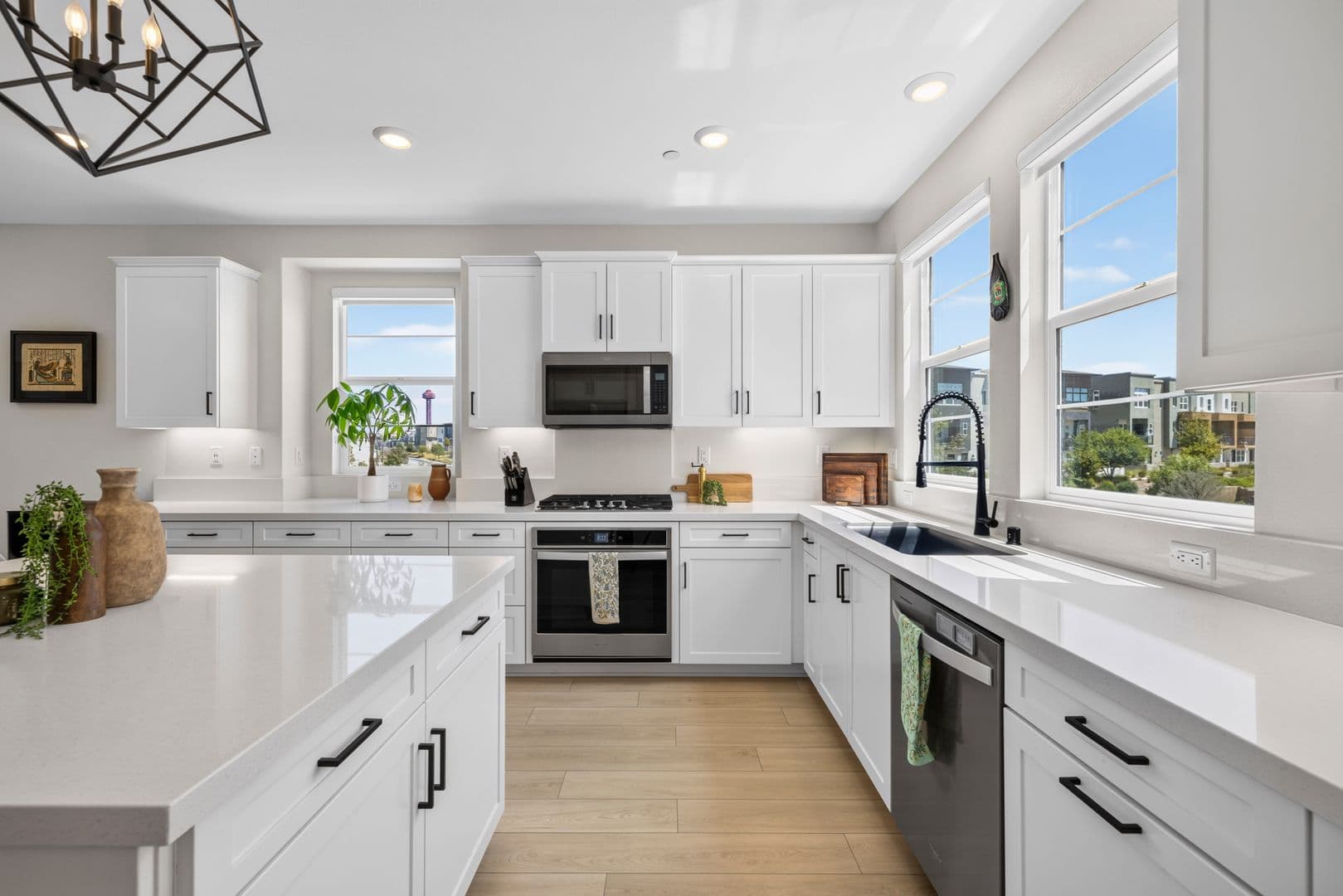 Valencia House: 27105 Valley Oak