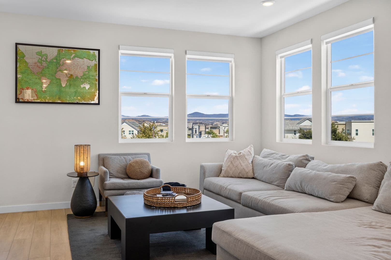 Valencia House: 27105 Valley Oak
