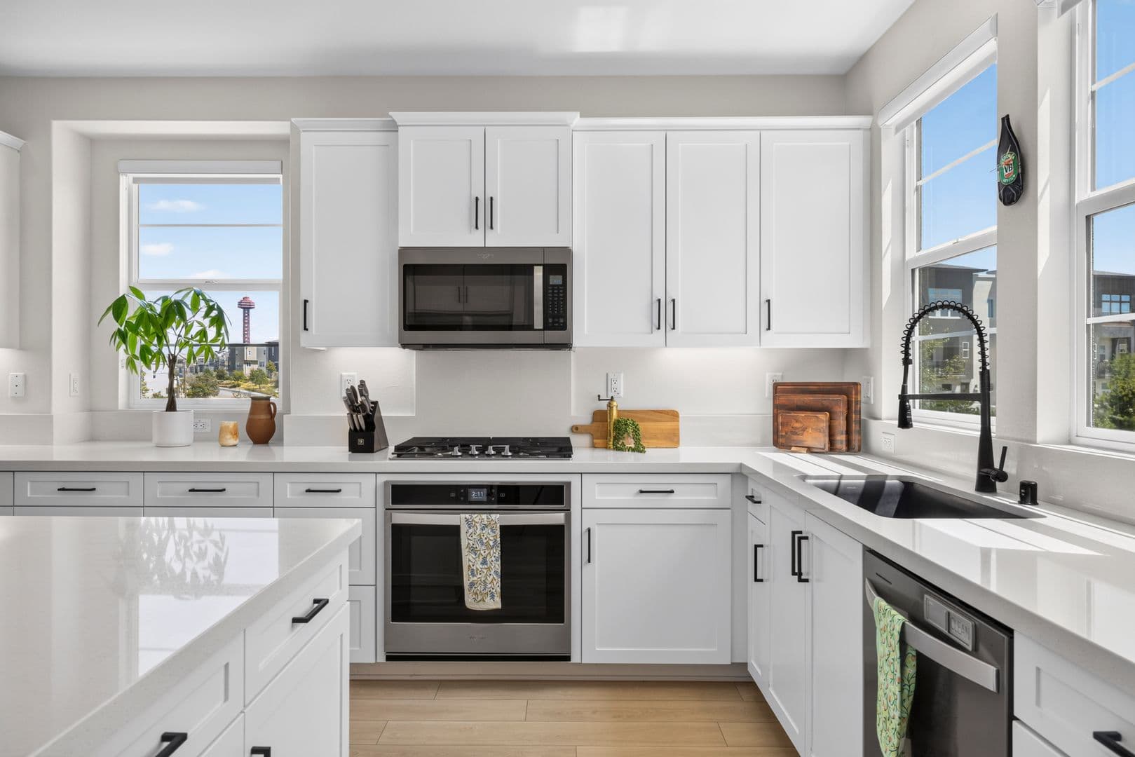 Valencia House: 27105 Valley Oak