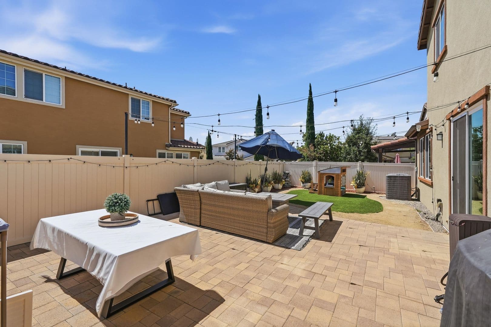 North Hills House: 16084 Cousteau Lane