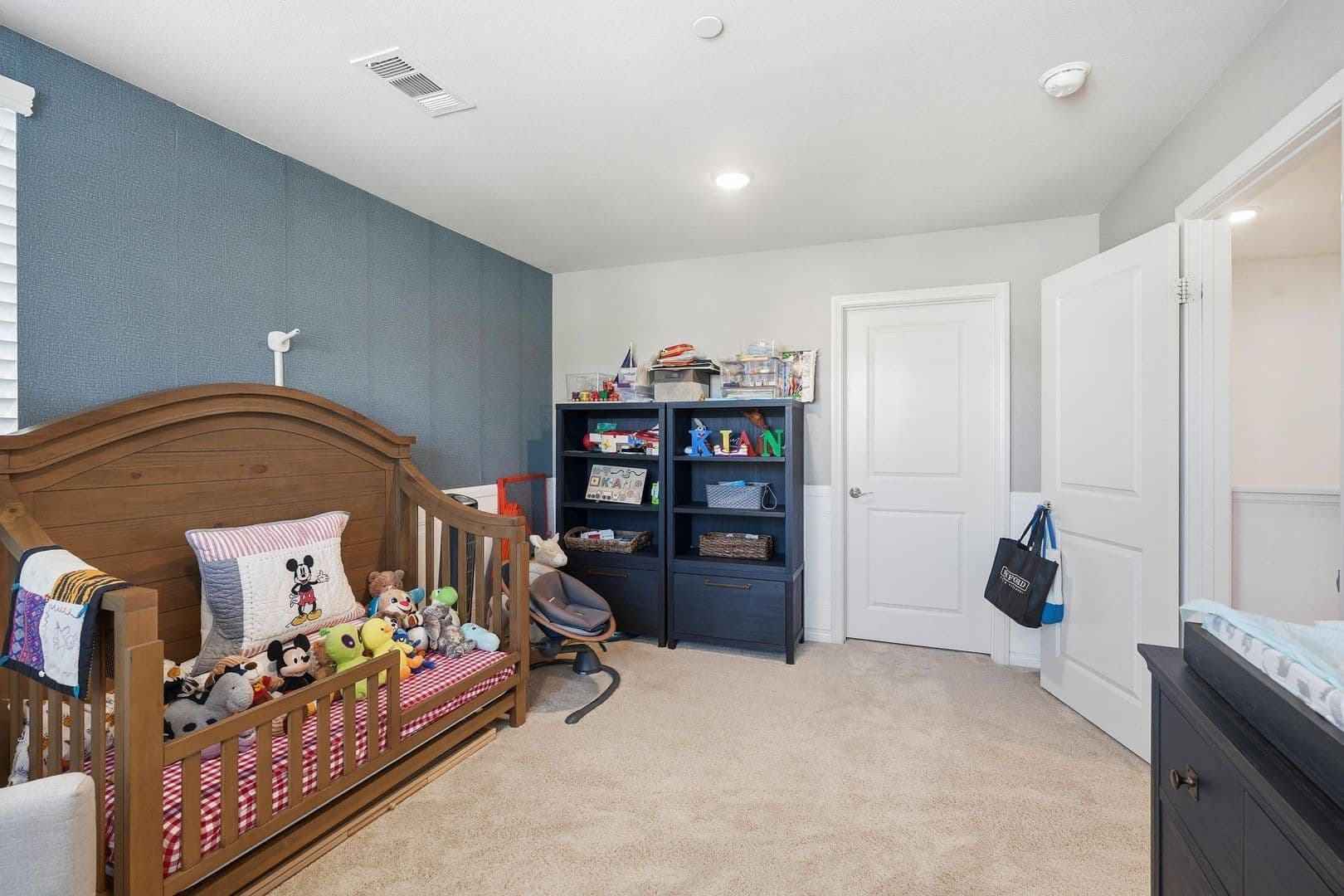 North Hills House: 16084 Cousteau Lane
