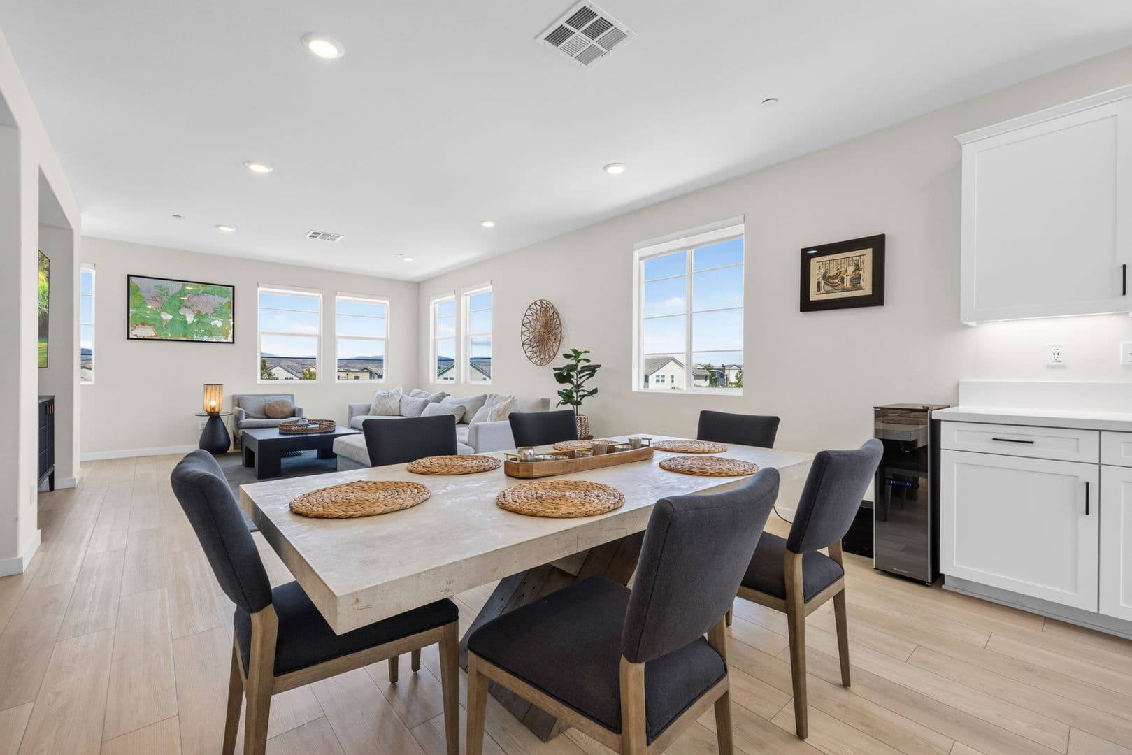 Valencia House: 27105 Valley Oak