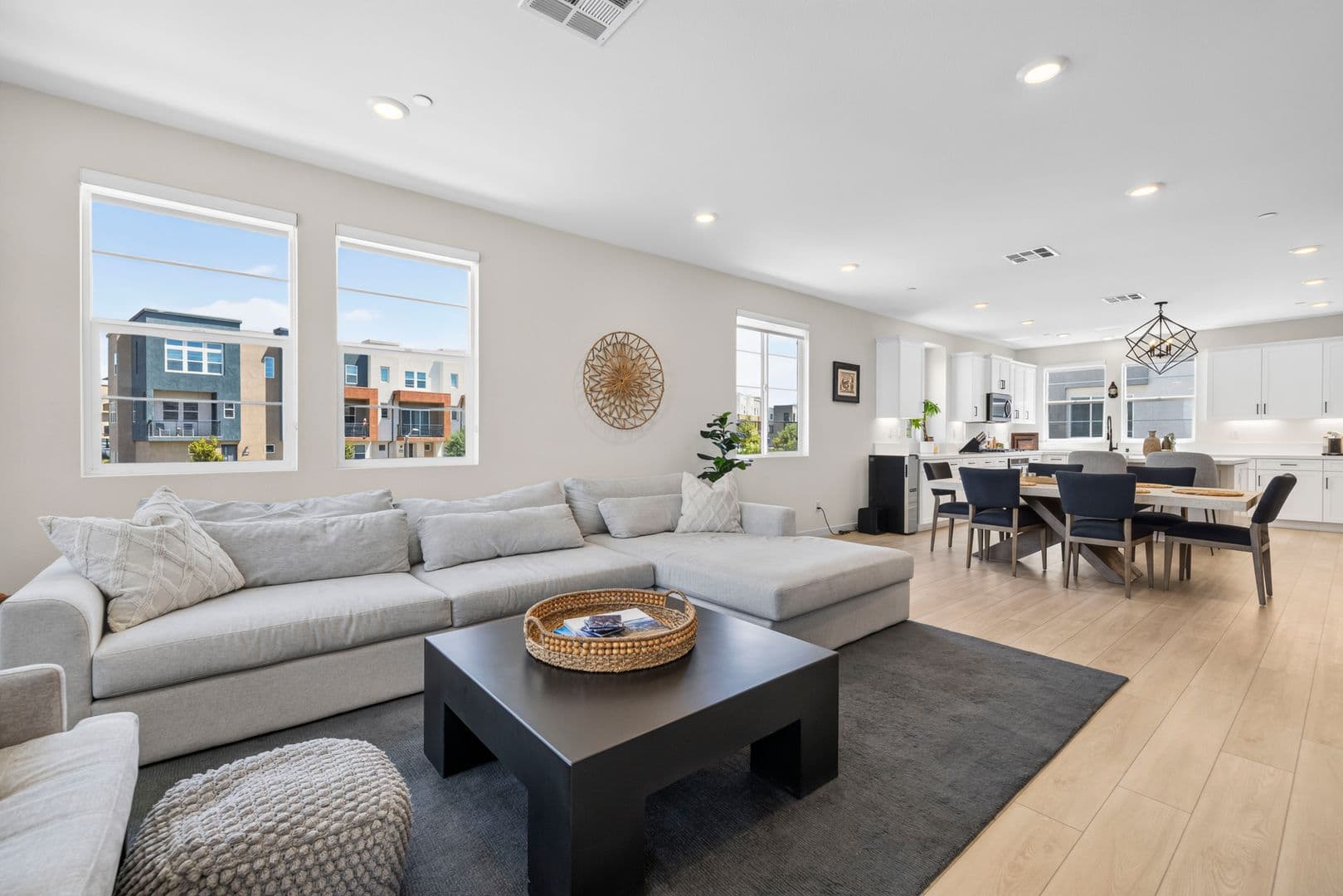 Valencia House: 27105 Valley Oak