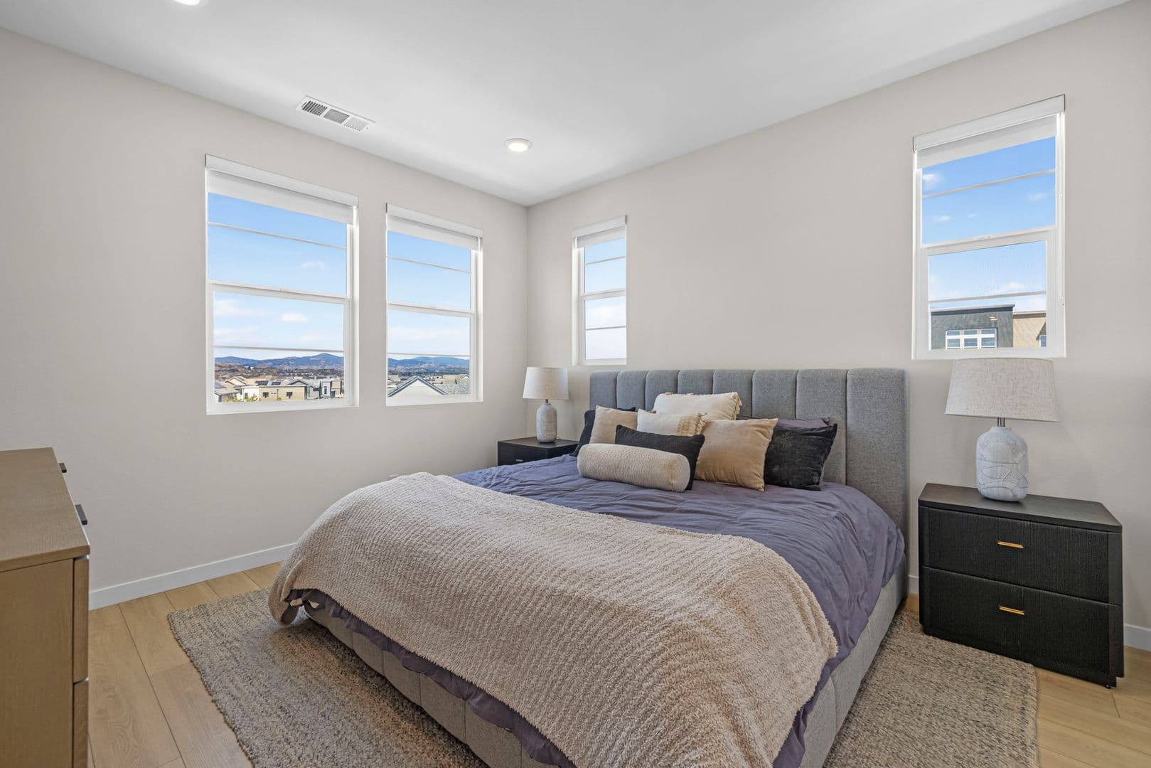Valencia House: 27105 Valley Oak