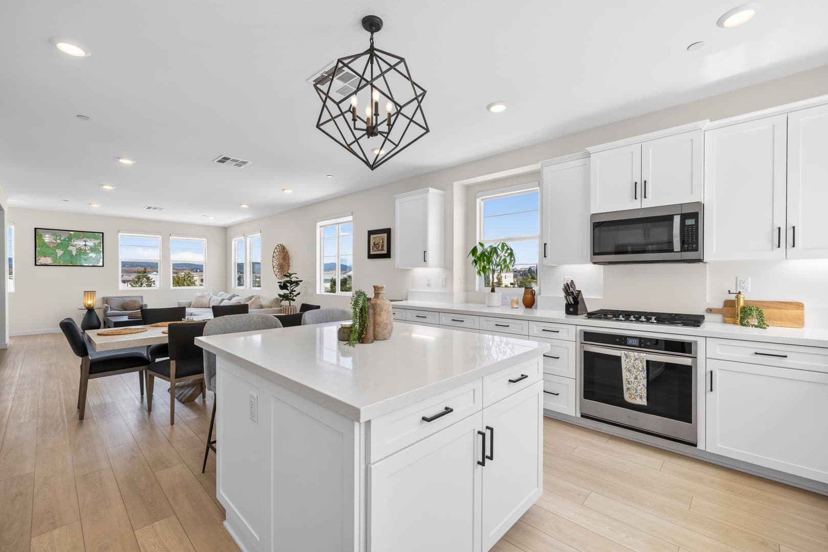 Valencia House: 27105 Valley Oak