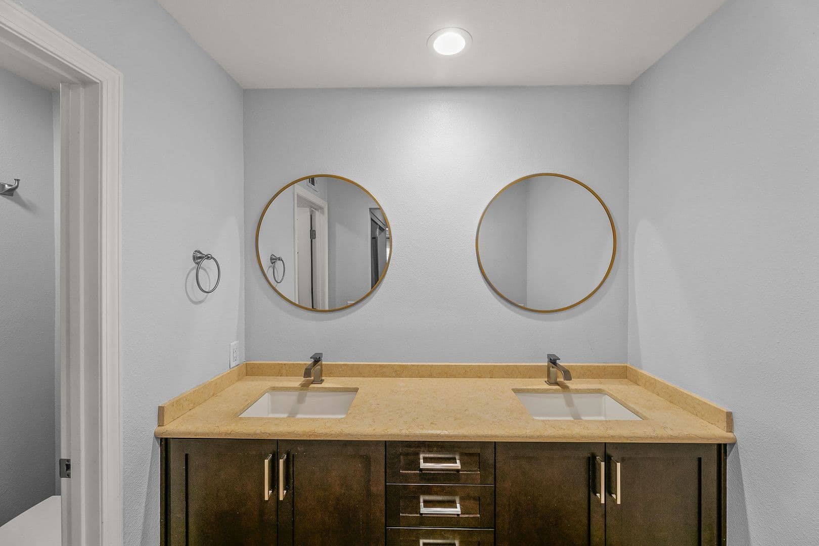Valencia House: 25841 McBean Pkwy #2