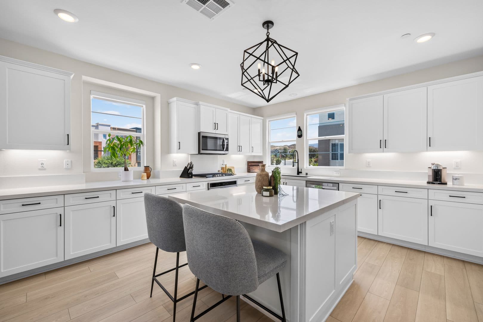 Valencia House: 27105 Valley Oak