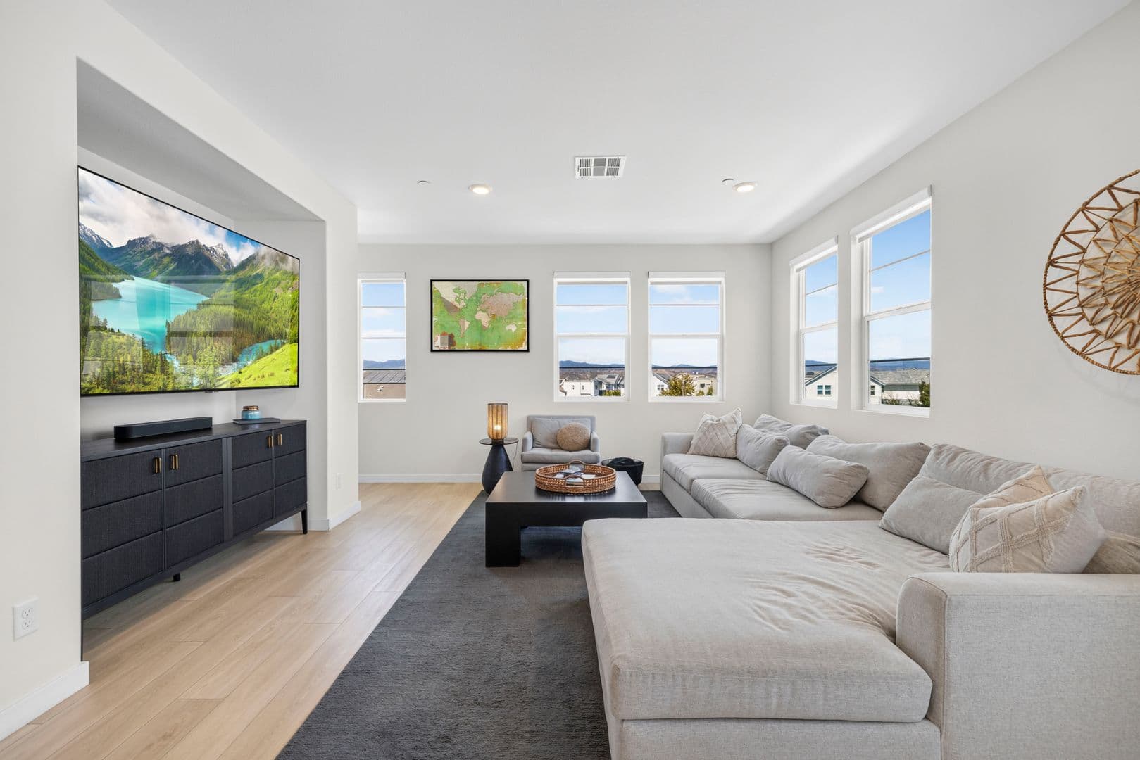 Valencia House: 27105 Valley Oak