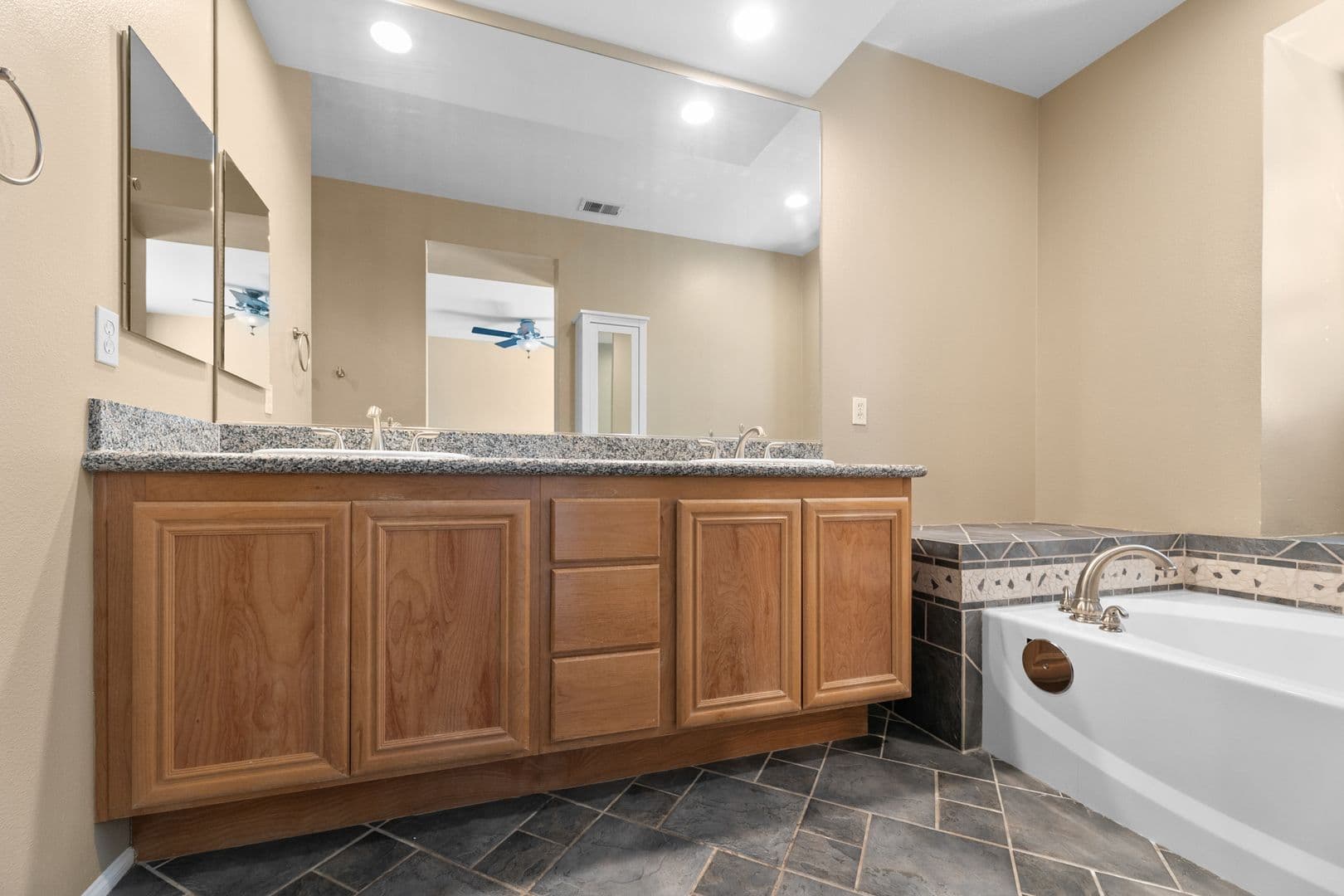 Valencia House: 26820 Marina Point Lane #2