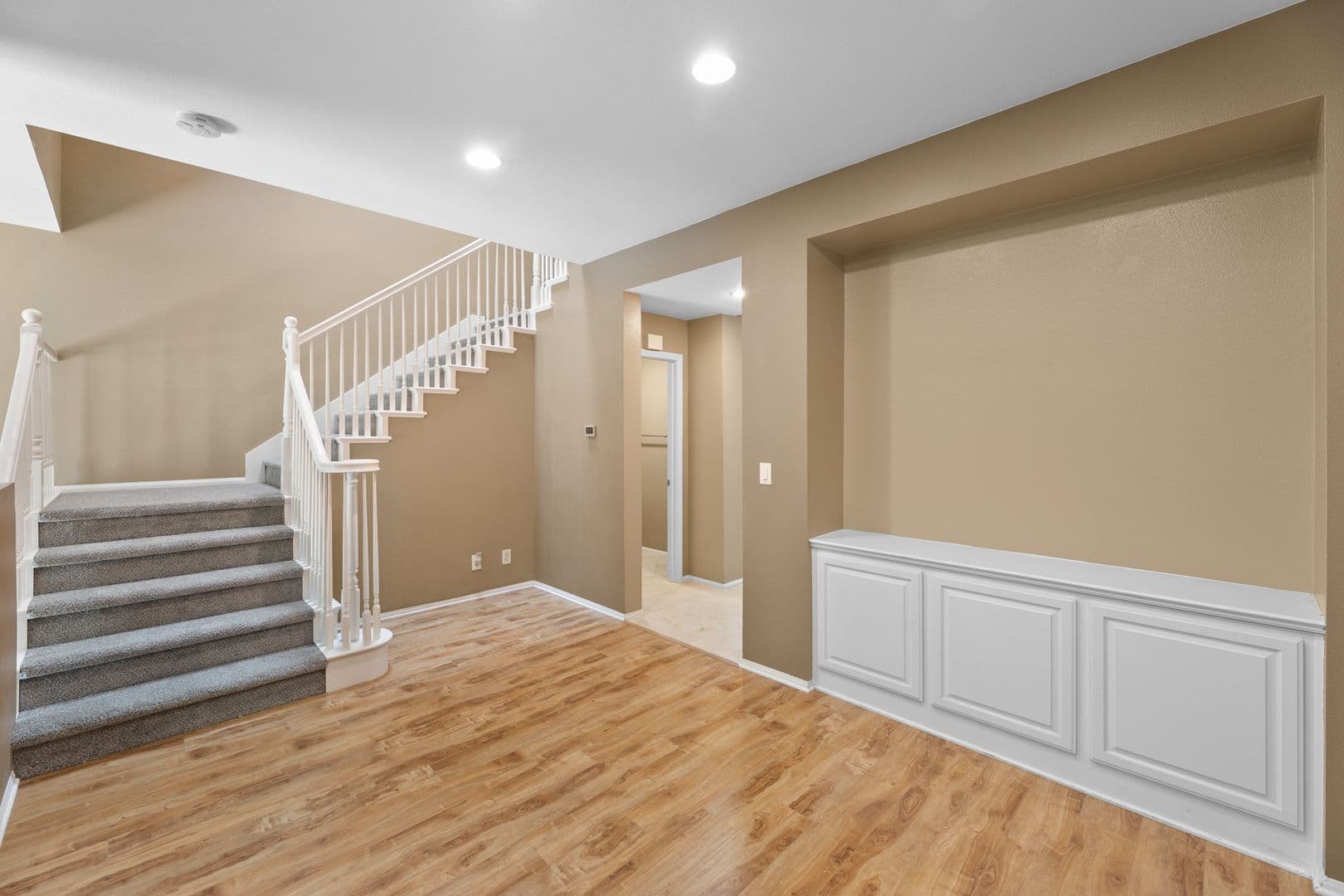 Valencia House: 26820 Marina Point Lane #2