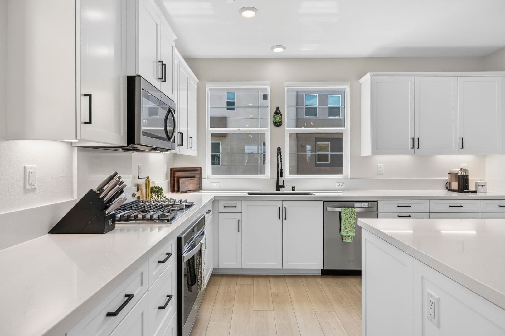 Valencia House: 27105 Valley Oak