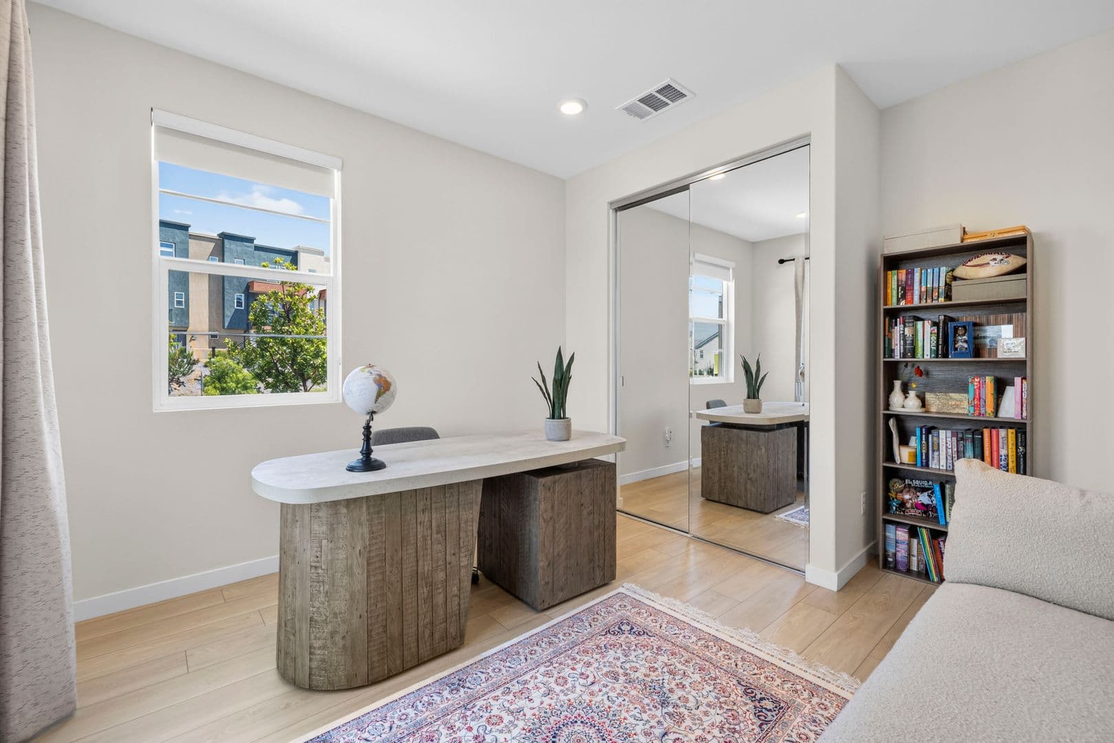 Valencia House: 27105 Valley Oak