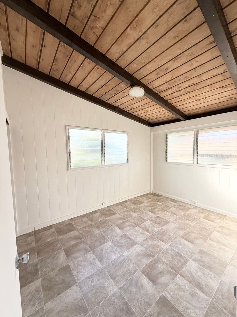 Honolulu House: 3842 A Salt Lake Blvd