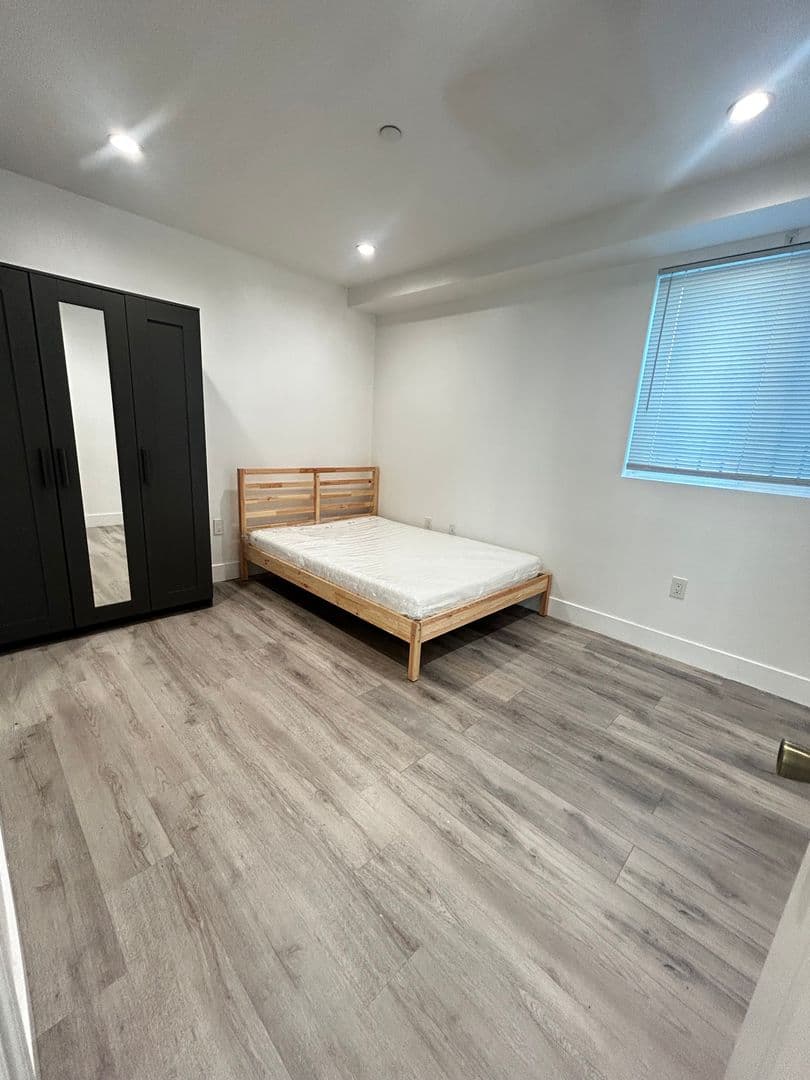 LOS ANGELES Apartment: 1571  W 37TH PL