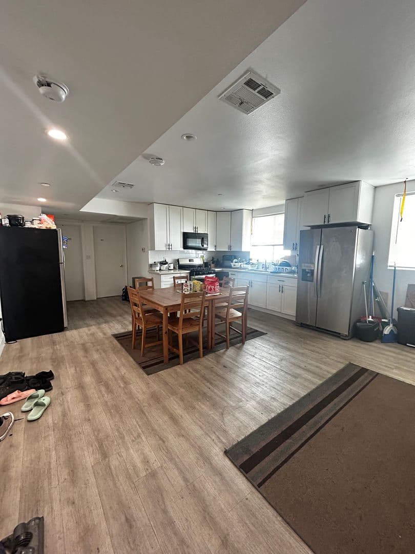 LOS ANGELES Apartment: 1575 1/2 W 37TH PL - 206