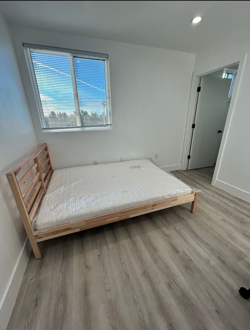 LOS ANGELES Apartment: 1575 1/2 W 37TH PL - 303