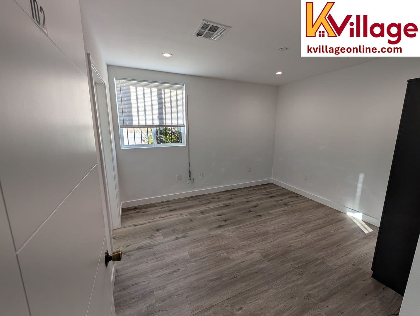 LOS ANGELES Apartment: 1528 1/2 W 36TH PL - 102 (pet-friendly / unfurnished)