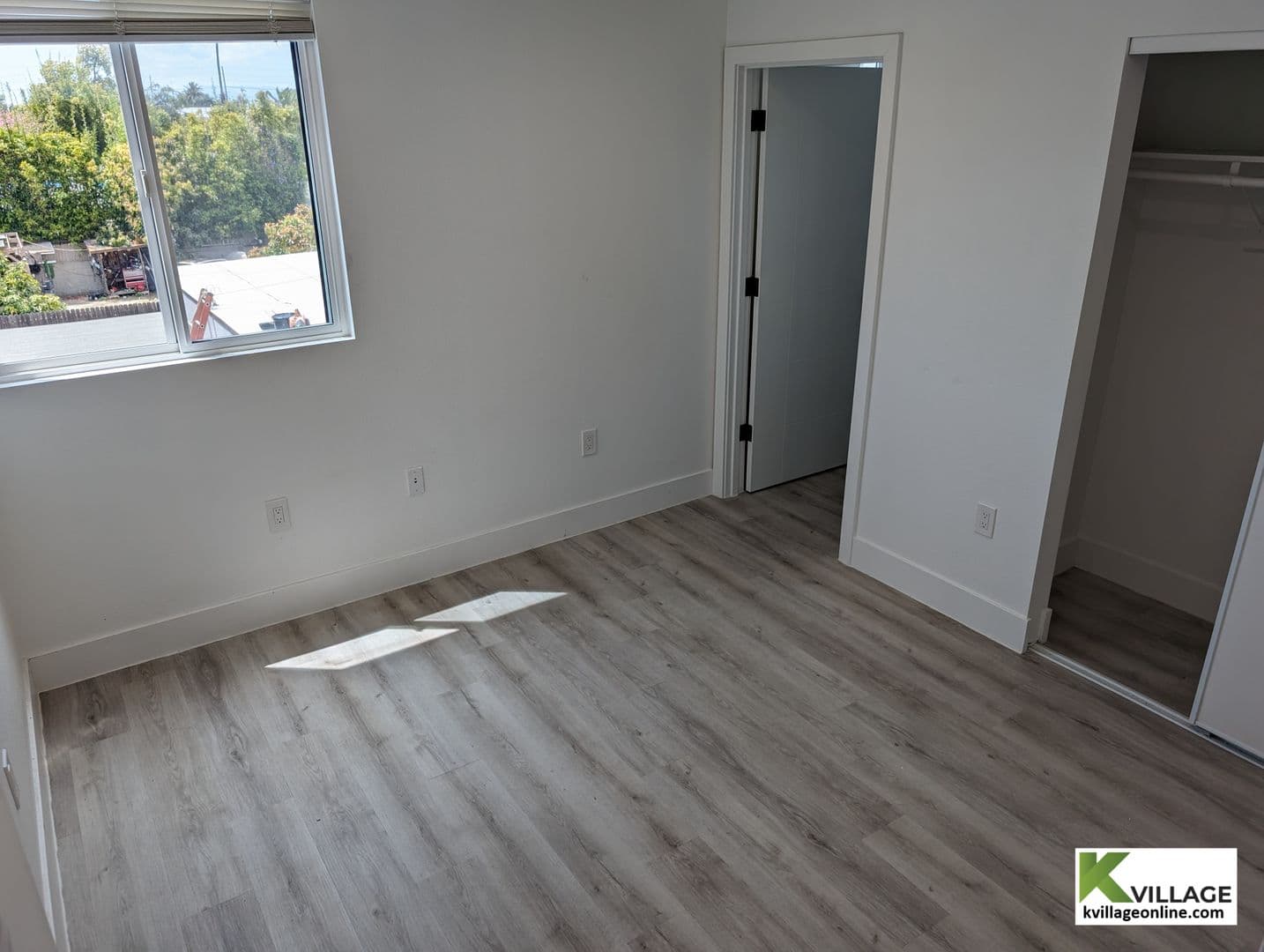 LOS ANGELES Apartment: 1575 1/2 W 37TH PL - 303