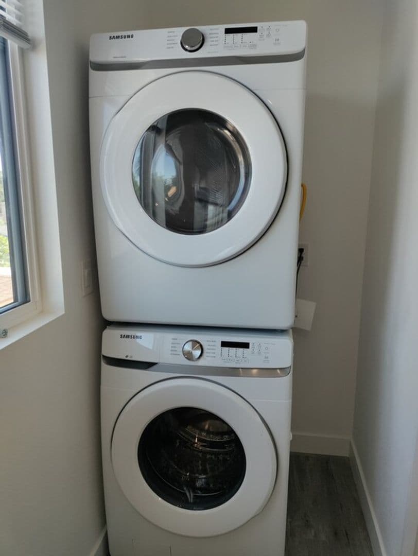 LOS ANGELES Apartment: 1575 1/2 W 37TH PL - 302