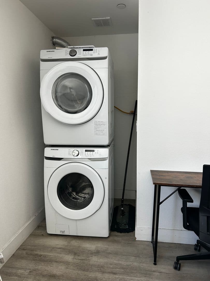 LOS ANGELES Apartment: 1575 1/2 W 37TH PL - 206