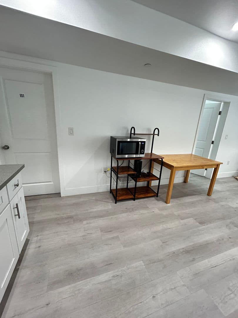 LOS ANGELES Apartment: 1571  W 37TH PL