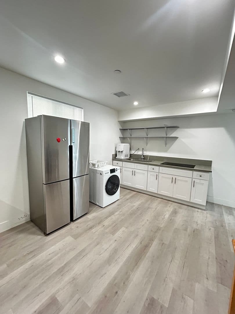 LOS ANGELES Apartment: 1571  W 37TH PL