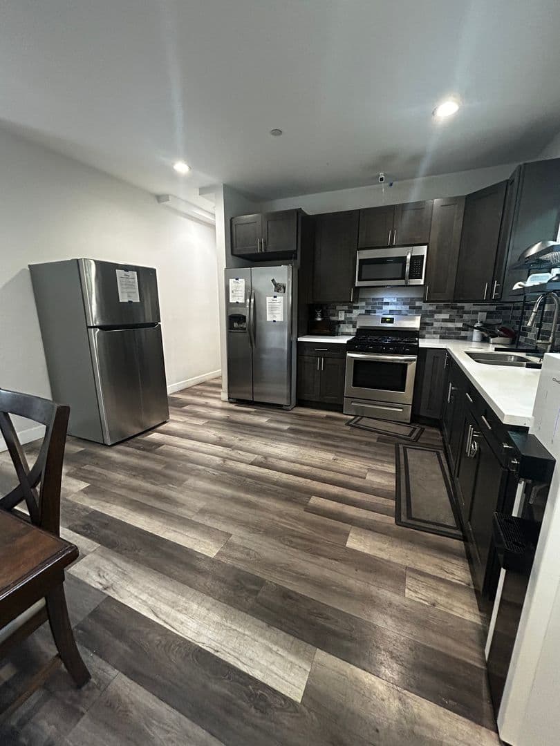 LOS ANGELES Apartment: 1565 W 36TH ST