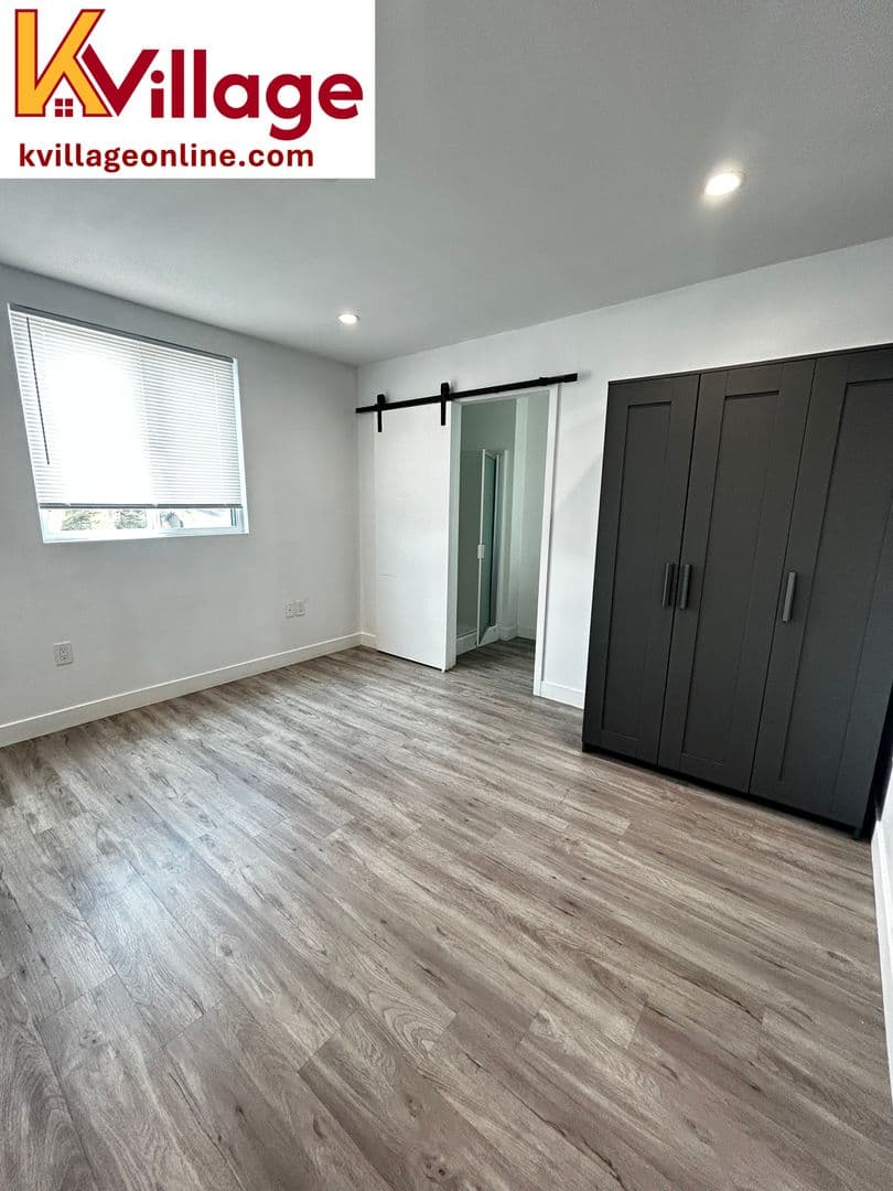 LOS ANGELES Apartment: 1528 1/2 W 36TH PL - 304 (unfurnished)