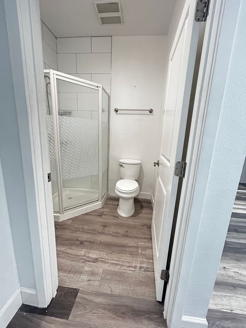 LOS ANGELES Apartment: 1565 W 36TH ST