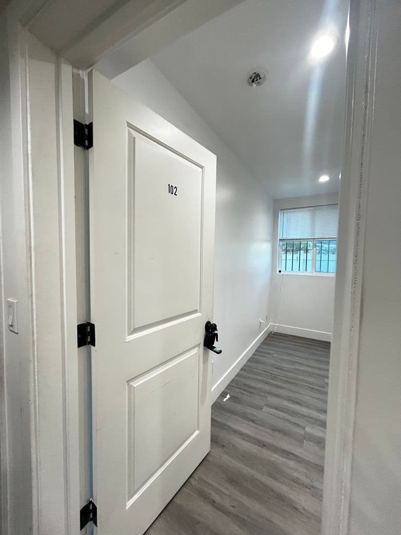 LOS ANGELES Apartment: 3711  HALLDALE AVE