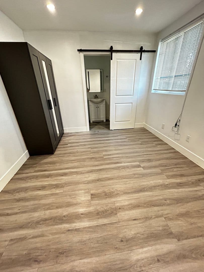 LOS ANGELES Apartment: 3711  HALLDALE AVE