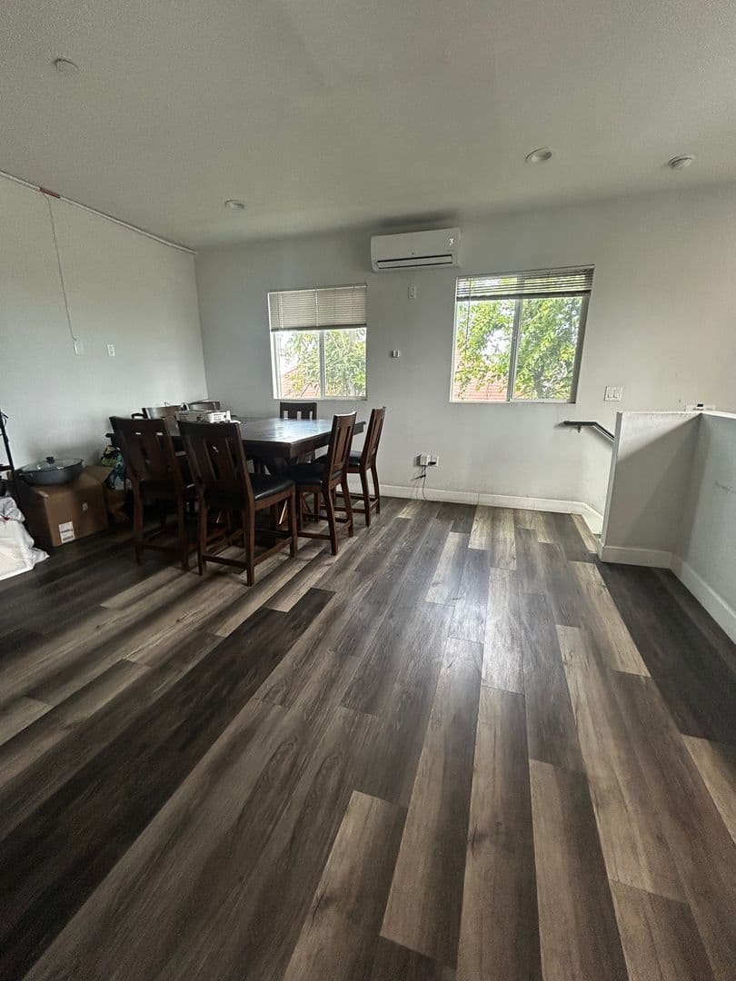 LOS ANGELES Apartment: 1565 W 36TH ST