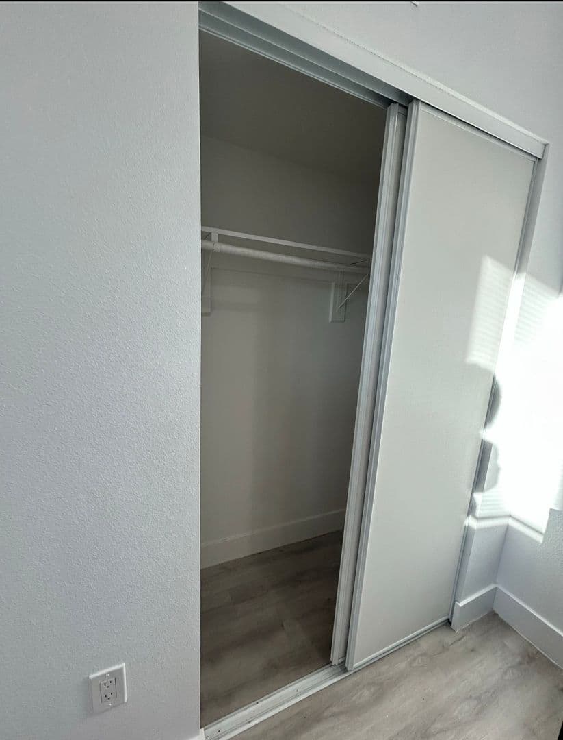 LOS ANGELES Apartment: 1575 1/2 W 37TH PL - 303