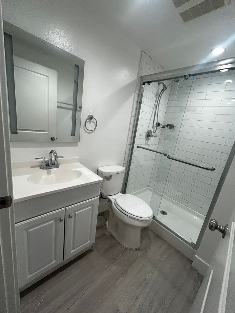 LOS ANGELES Apartment: 1571  W 37TH PL