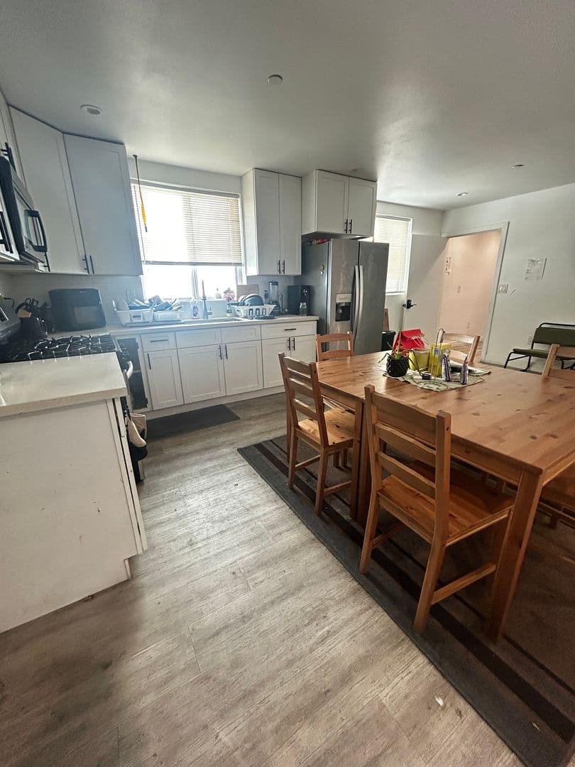 LOS ANGELES Apartment: 1575 1/2 W 37TH PL - 206