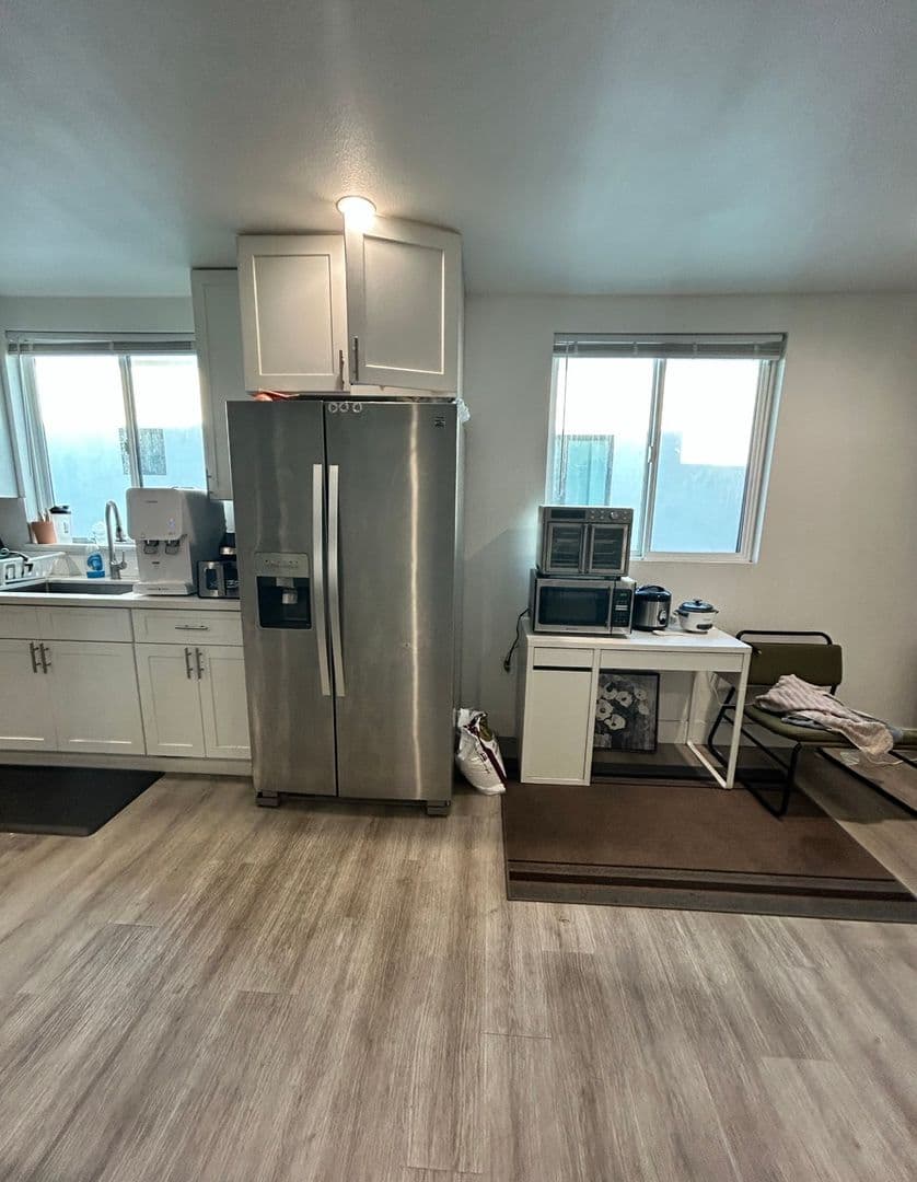 LOS ANGELES Apartment: 1575 1/2 W 37TH PL - 303