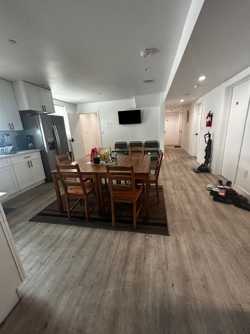 LOS ANGELES Apartment: 1575 1/2 W 37TH PL - 206