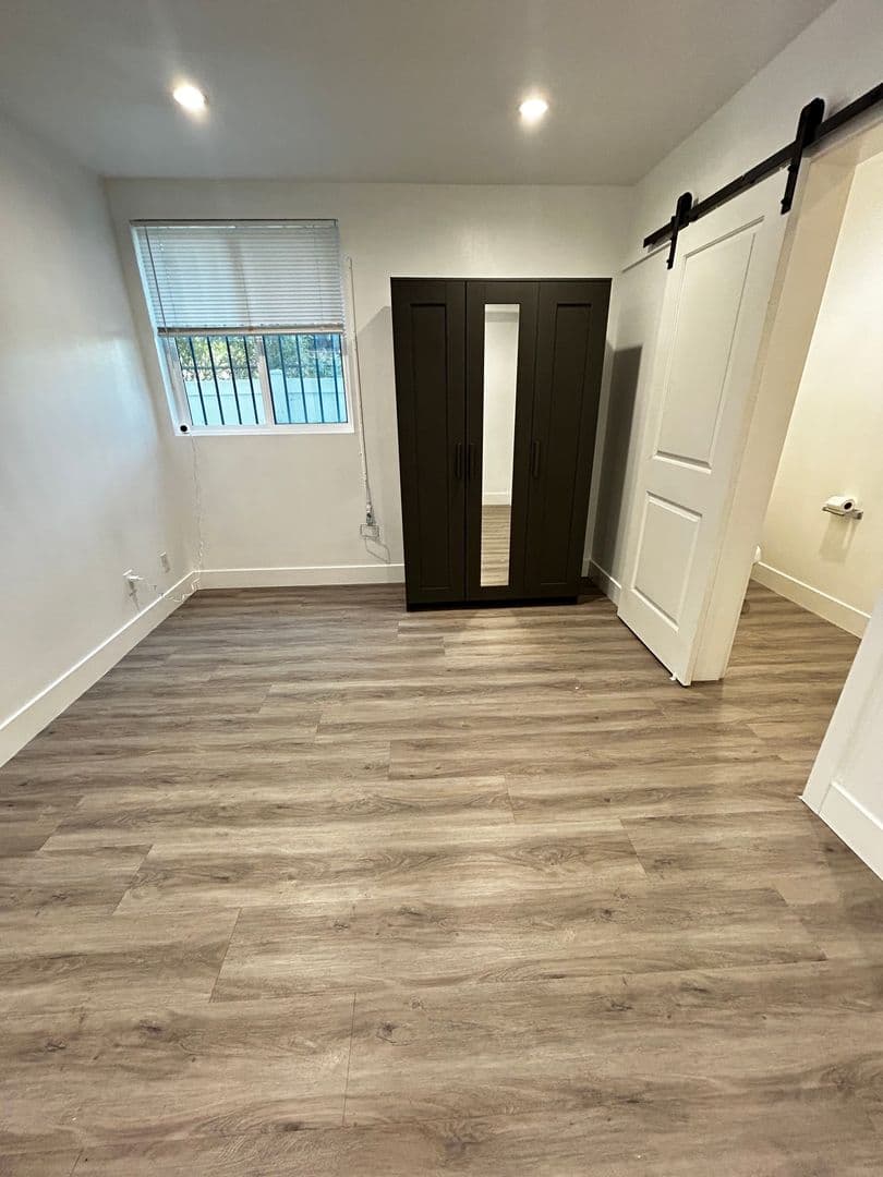 LOS ANGELES Apartment: 3711  HALLDALE AVE