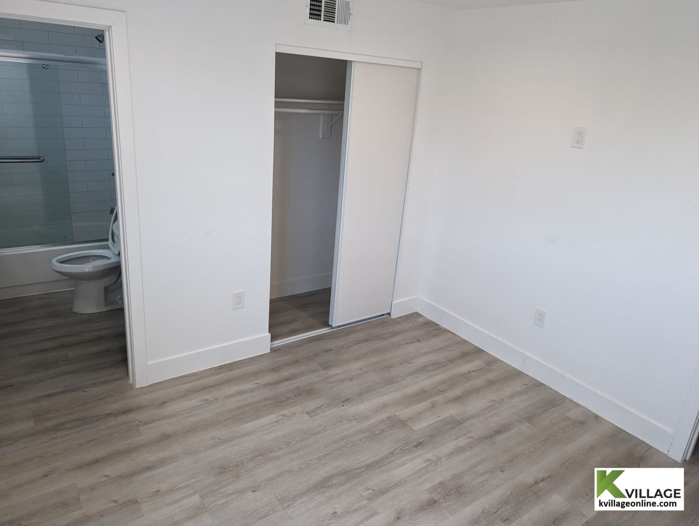 LOS ANGELES Apartment: 1575 1/2 W 37TH PL - 303