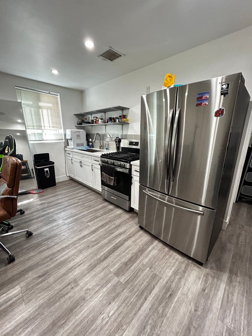 LOS ANGELES Apartment: 3711  HALLDALE AVE