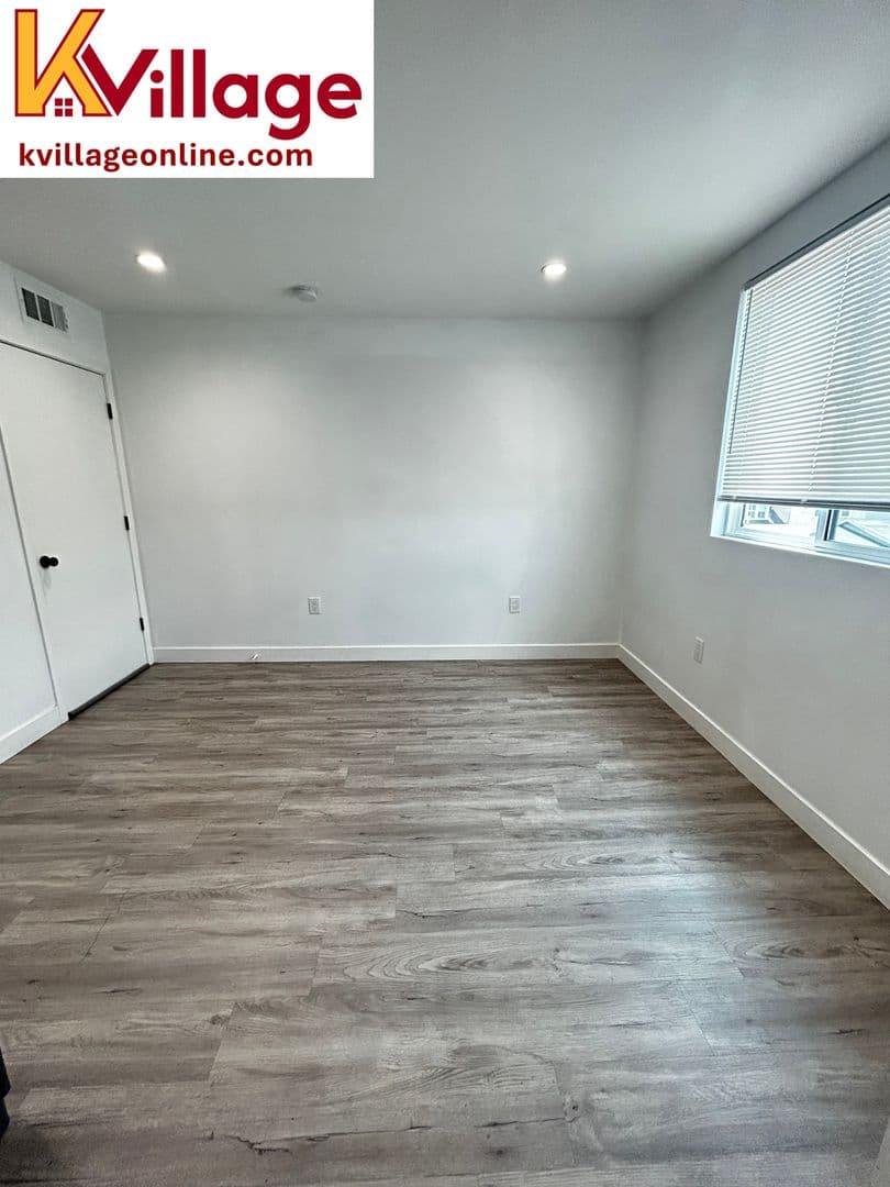 LOS ANGELES Apartment: 1528 1/2 W 36TH PL - 304 (unfurnished)