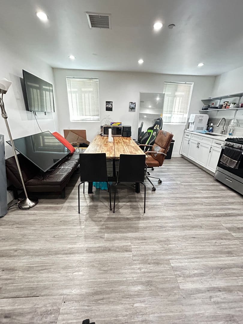 LOS ANGELES Apartment: 3711  HALLDALE AVE