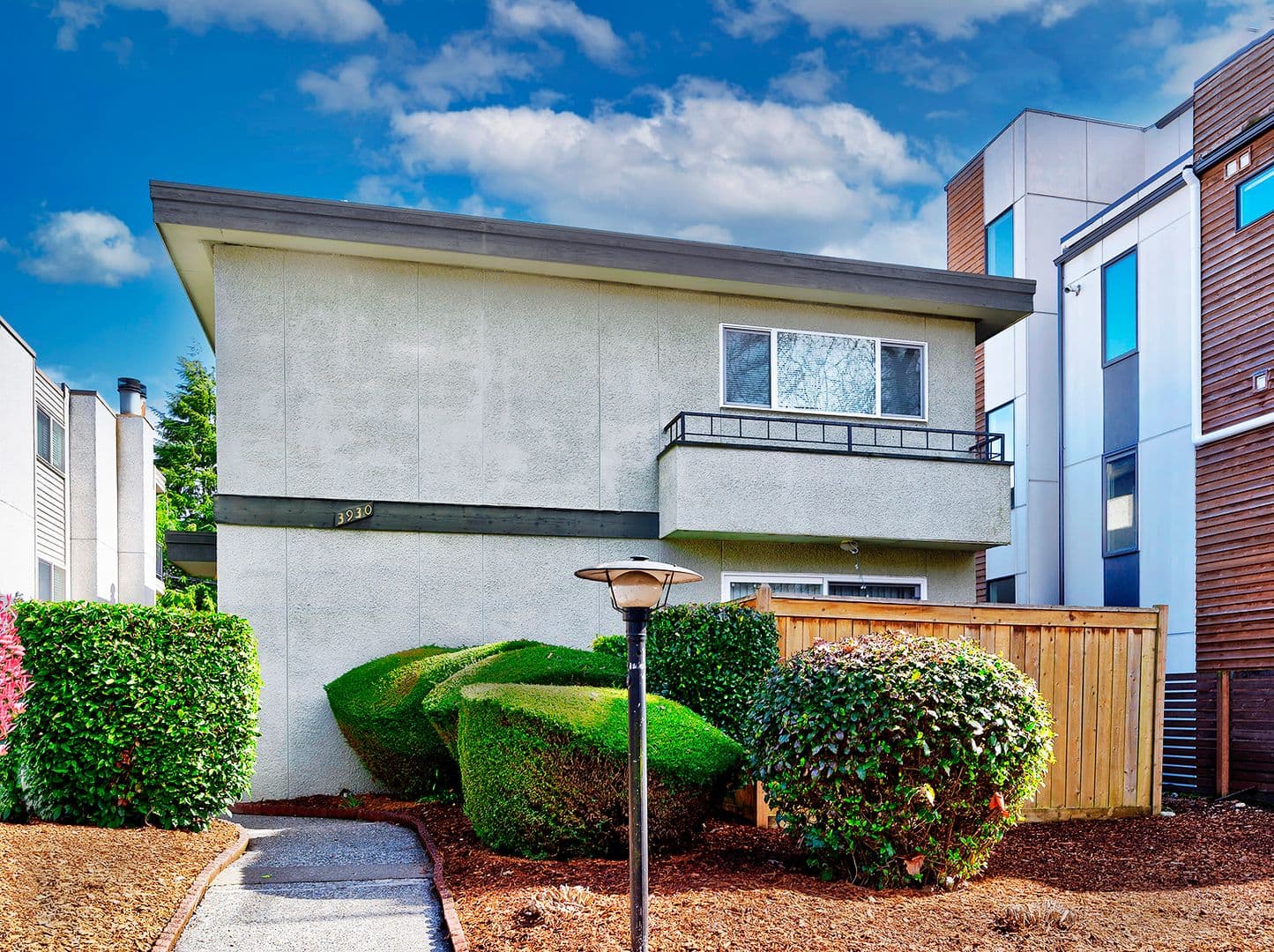 Seattle Apartment: 3930 Linden Ave. N #202