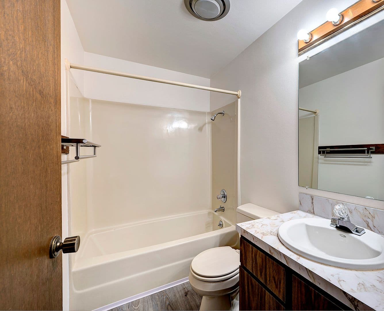 Lake Forest Park House: 3642 NE 155th St