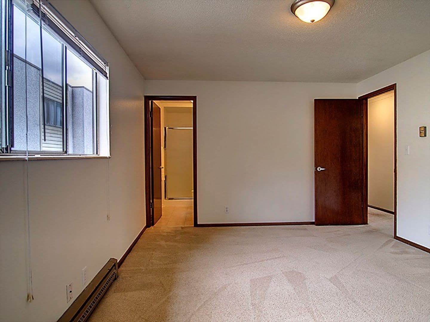 Seattle Apartment: 3930 Linden Ave. N #301