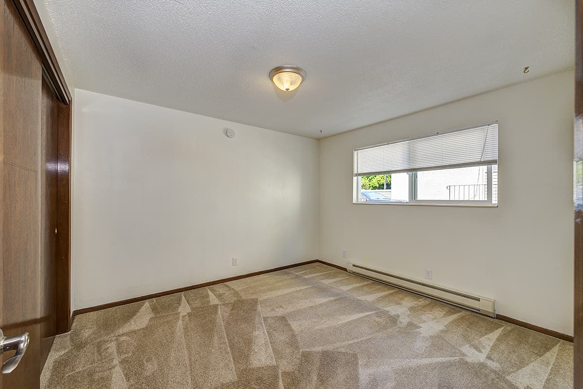 Seattle Apartment: 3930 Linden Ave. N #301