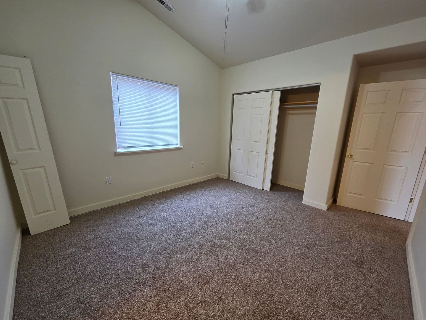 Spokane Apartment: 5912 N. Addison St.