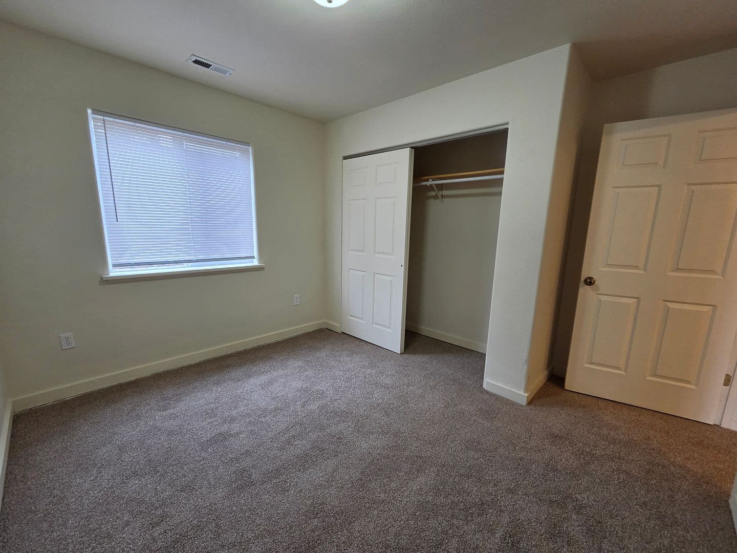 Spokane Apartment: 5912 N. Addison St.