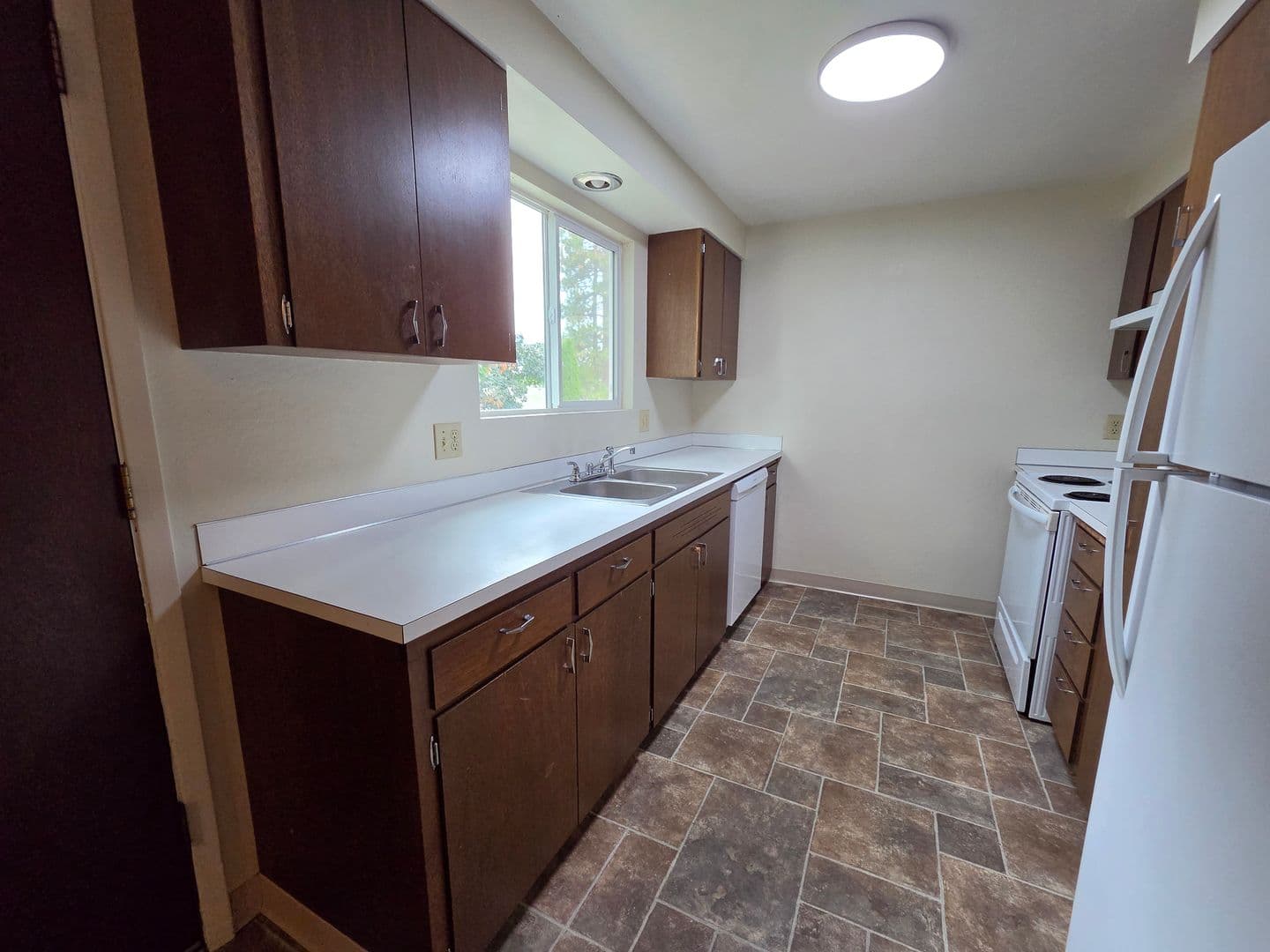 Coeur d'Alene Apartment: 2805-07 N Honeysuckle Dr