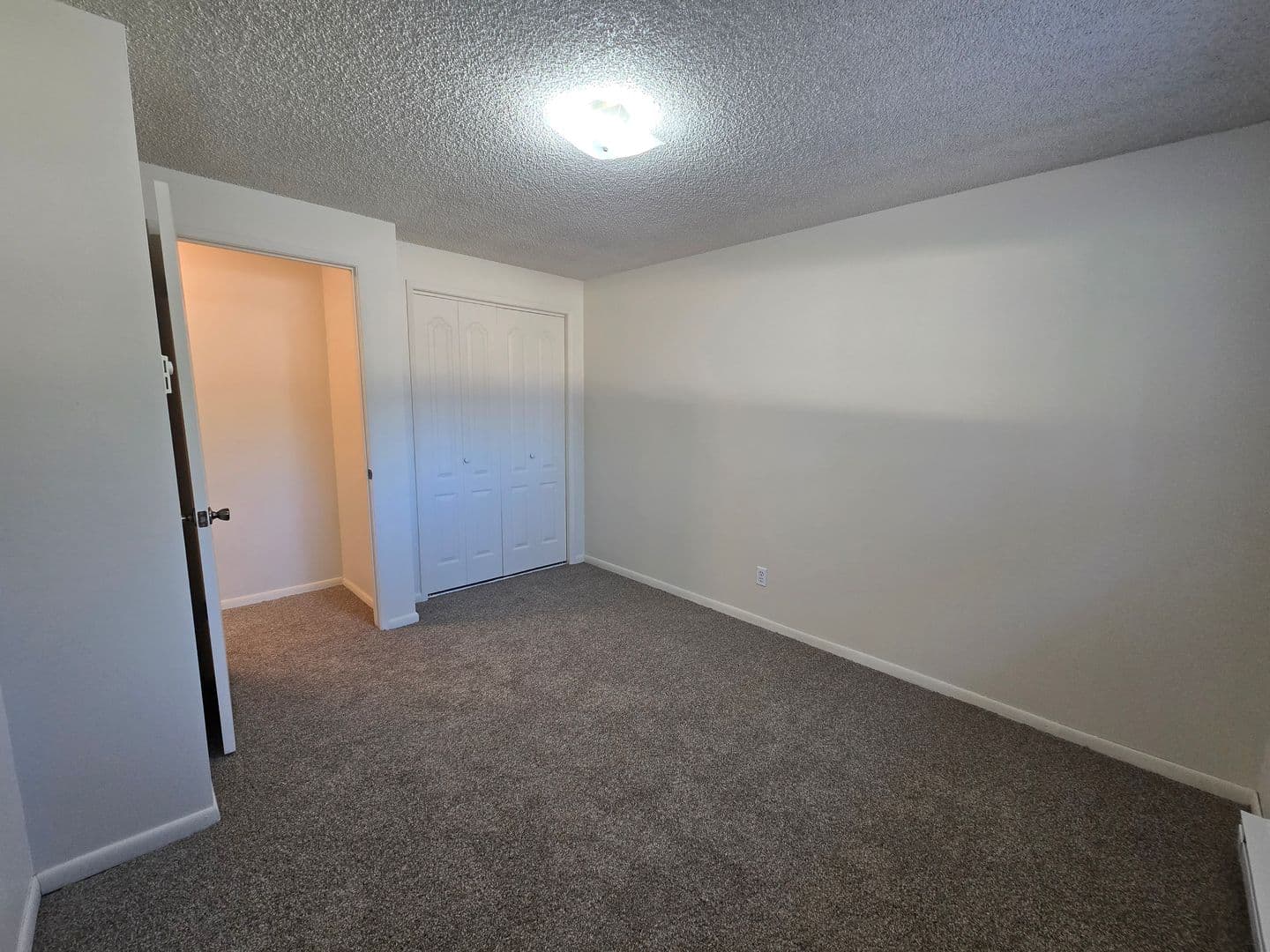Spokane Apartment: 10005-10007 E 8th Ave